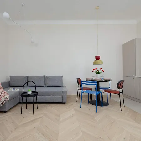 Bright Rakowiecka Near Pole Mokotowskie By Renters Apartment