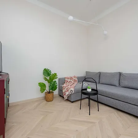 Apartment Bright Rakowiecka Near Pole Mokotowskie By Renters Warsaw