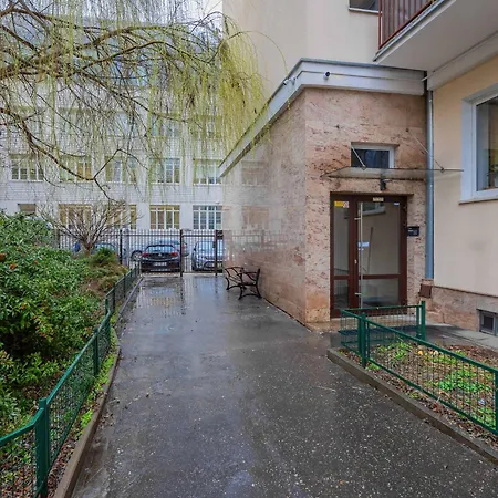Apartment Bright Rakowiecka Near Pole Mokotowskie By Renters *