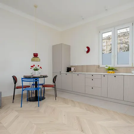 Apartment Bright Rakowiecka Near Pole Mokotowskie By Renters Warsaw