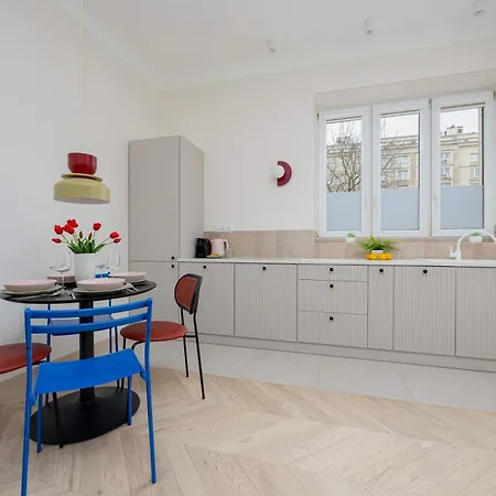 Bright Rakowiecka Near Pole Mokotowskie By Renters Warsaw
